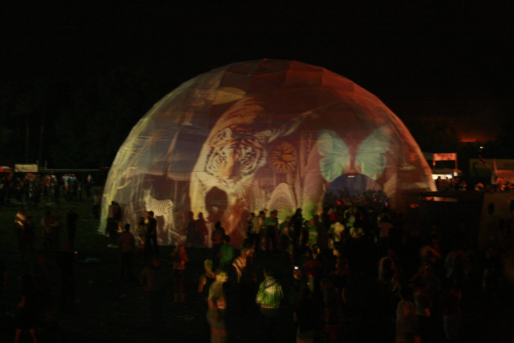 Extrema, outdoor, 2007, aquabest, eindhoven, dome, visuals, projecties